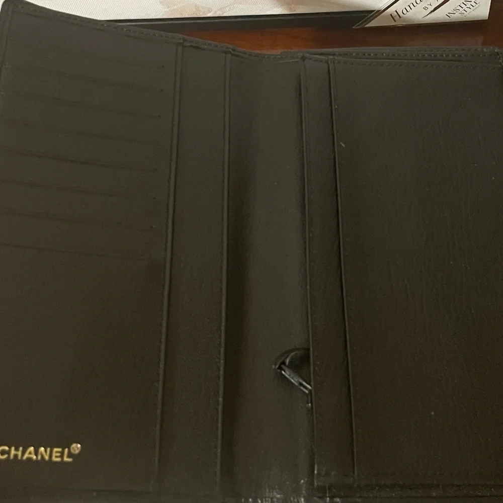 CHANEL Calfskin wallet NWOT w/ COA and box! 🌟💫 - Picture 6 of 17